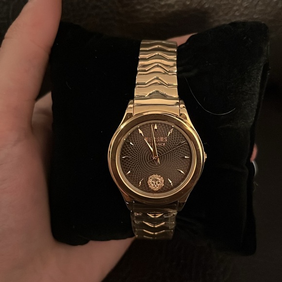 Versace Accessories - Versace Versus Women's Medusa tiger logo stainless steel rose gold Watch